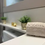 CTN001 - Apartamento NOVO na quadra do mar, 2 quartos, tela proteção, cervejeira, maquina lava e seca, garagem privativa!