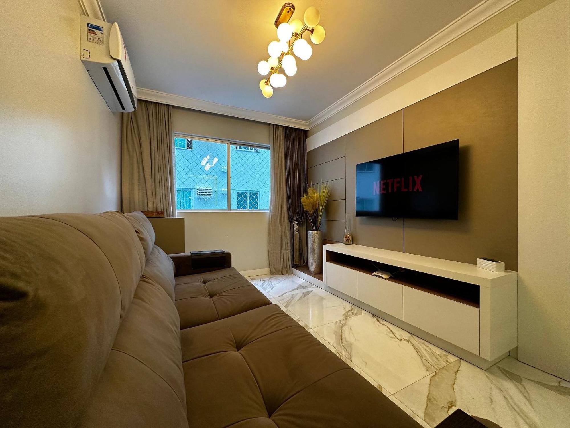 Apartamento Cn01- 2 Quartos| Quadra Mar| Tela Protecao Garagem Balneario Camboriu