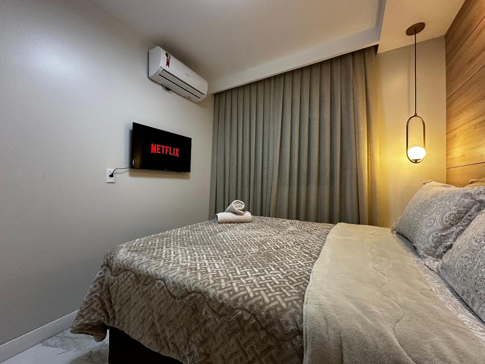 Apartamento Cn01- 2 Quartos| Quadra Mar| Tela Protecao Garagem Balneario Camboriu